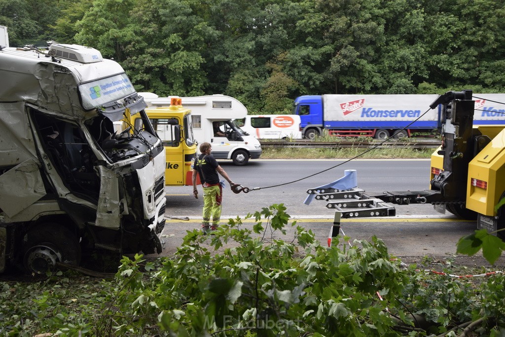 Schwerer VU A 3 Rich Oberhausen Hoehe AK Leverkusen P834.JPG - Miklos Laubert